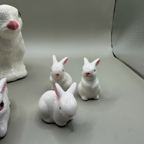 Lot of 7 White Ceramic Bunny Figurines - Picture 4 of 5
